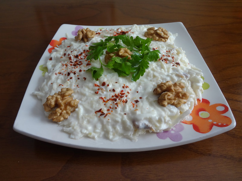 KEREVİZ SALATA
 1